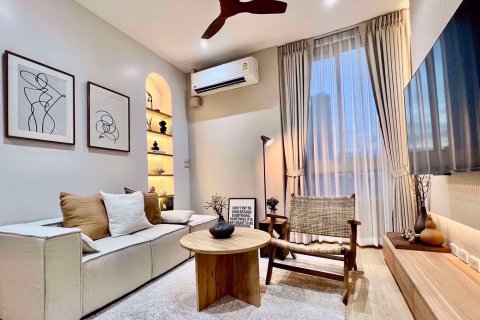 Condominio de 2 dormitorios en Ratchathewi, Bangkok, Tailandia № 102964 - foto 2