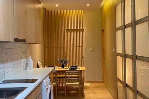 Condominio de 2 dormitorios en Ratchathewi, Bangkok, Tailandia № 102964 - foto 12