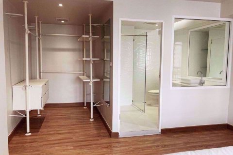 Condominio de 3 dormitorios en Watthana, Bangkok, Tailandia № 102966 - foto 7