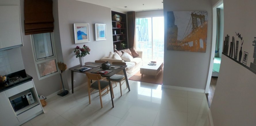 Condominio de 2 dormitorios en Phra Khanong, Bangkok, Tailandia № 143775
