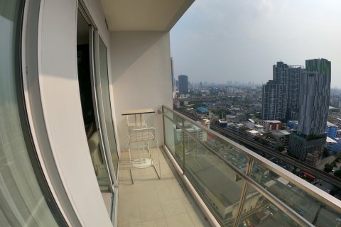 Condominio de 2 dormitorios en Phra Khanong, Bangkok, Tailandia № 143775 - foto 9