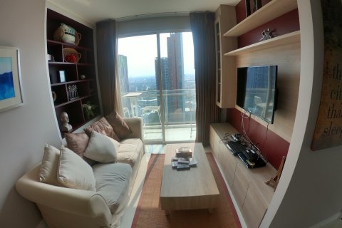 Condominio de 2 dormitorios en Phra Khanong, Bangkok, Tailandia № 143775 - foto 2
