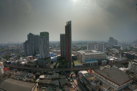 Condominio de 2 dormitorios en Phra Khanong, Bangkok, Tailandia № 143775 - foto 10