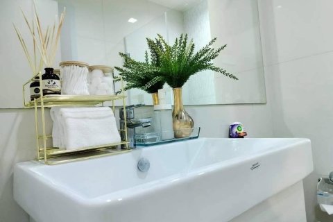 Condominio de 2 dormitorios en Khlong Toei, Bangkok, Tailandia № 124003 - foto 8