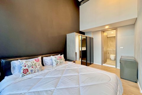 Condominio de 4 dormitorios en Bang Rak, Bangkok, Tailandia № 124005 - foto 8