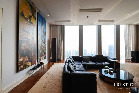Condominio de 4 dormitorios en Bang Rak, Bangkok, Tailandia № 124005 - foto 23