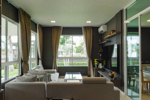 Casa de 3 dormitorios en Pran Buri, Tailandia № 133080 - foto 4