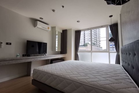 Condominio de 2 dormitorios en Khlong Toei, Bangkok, Tailandia № 76015 - foto 10