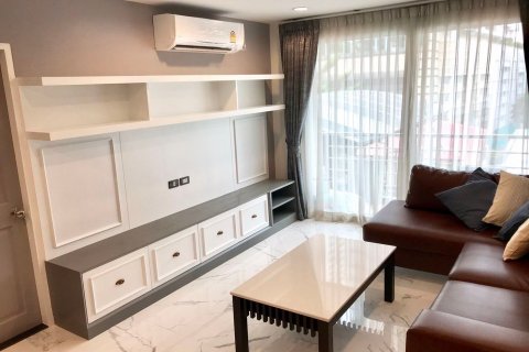 Condominio de 2 dormitorios en Khlong Toei, Bangkok, Tailandia № 76015 - foto 2