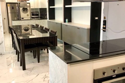 Condominio de 2 dormitorios en Khlong Toei, Bangkok, Tailandia № 76015 - foto 6