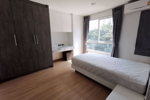 Condominio de 2 dormitorios en Khlong Toei, Bangkok, Tailandia № 76015 - foto 14