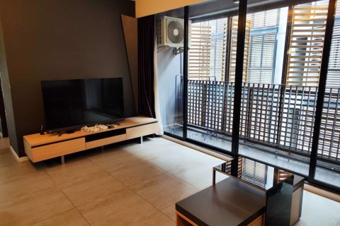Condominio de 2 dormitorios en Khlong Toei, Bangkok, Tailandia № 80340 - foto 4