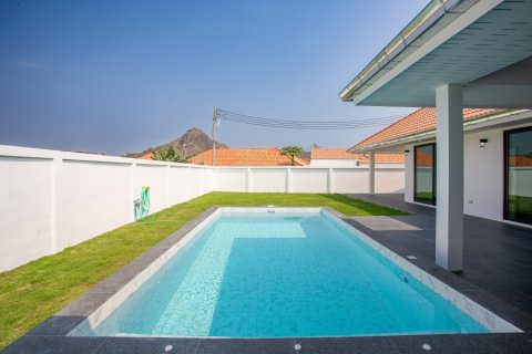Casa de 3 dormitorios en Hua Hin, Tailandia № 125497 - foto 3