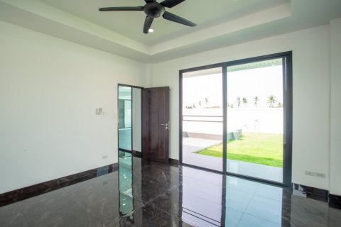 Casa de 3 dormitorios en Hua Hin, Tailandia № 125497 - foto 8