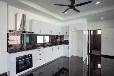 Casa de 3 dormitorios en Hua Hin, Tailandia № 125497 - foto 6