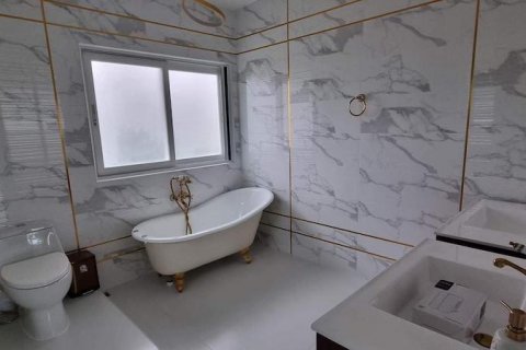 Haus in Phuket, Thailand 3 Schlafzimmer № 78923 - Foto 20