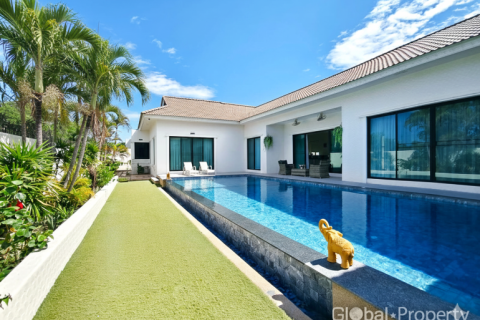 Casa de 4 dormitorios en Pattaya, Tailandia № 100723