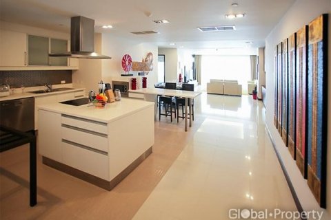 Condominio de 3 dormitorios en Pattaya, Tailandia № 100725 - foto 3