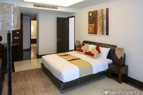 Condominio de 3 dormitorios en Pattaya, Tailandia № 100725 - foto 8