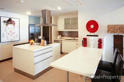 Condominio de 3 dormitorios en Pattaya, Tailandia № 100725 - foto 17