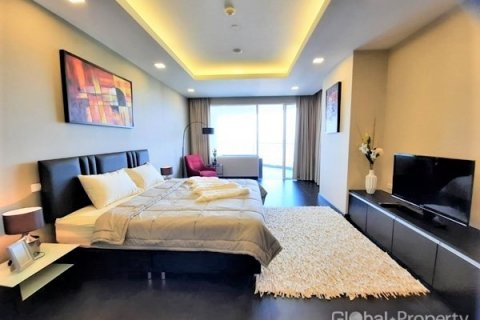 Condominio de 3 dormitorios en Pattaya, Tailandia № 100726 - foto 11