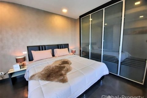 Condominio de 3 dormitorios en Pattaya, Tailandia № 100726 - foto 13
