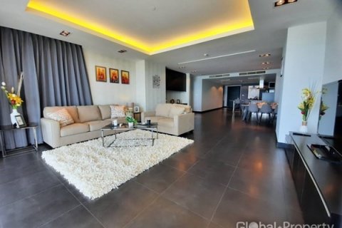 Condominio de 3 dormitorios en Pattaya, Tailandia № 100726 - foto 3