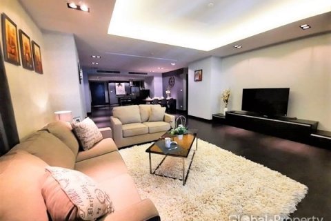 Condominio de 3 dormitorios en Pattaya, Tailandia № 100726 - foto 2