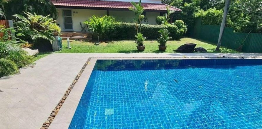 Chalet de 3 dormitorios en Phuket, Tailandia № 132608