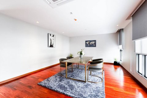 Townhouse in Bangkok, Thailand 8 bedrooms № 132607 - photo 6