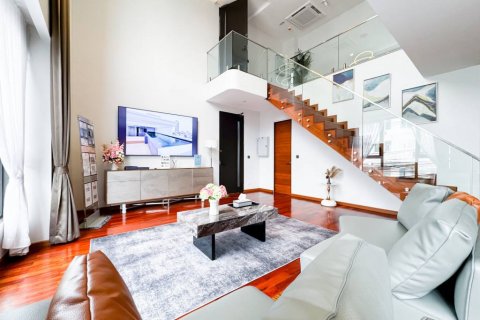 Townhouse in Bangkok, Thailand 8 bedrooms № 132607 - photo 2