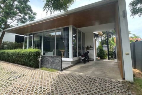 Chalet de 3 dormitorios en Surat Thani, Tailandia № 132611