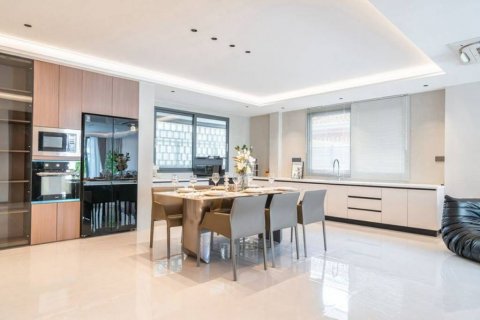 Casa de 6 dormitorios en Pattaya, Tailandia № 132610 - foto 4
