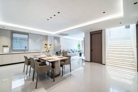 Casa de 6 dormitorios en Pattaya, Tailandia № 132610 - foto 5