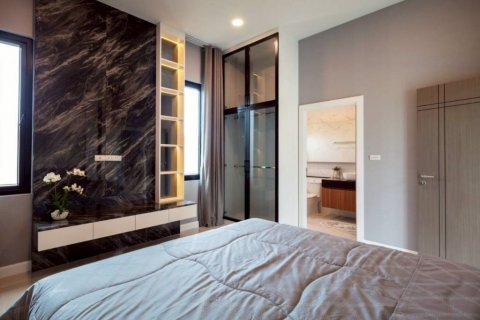 Chalet de 3 dormitorios en Pattaya, Tailandia № 132789 - foto 4