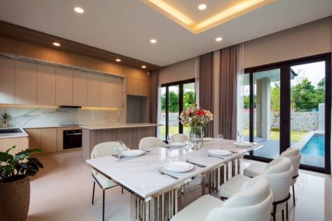 Chalet de 3 dormitorios en Pattaya, Tailandia № 132790 - foto 9