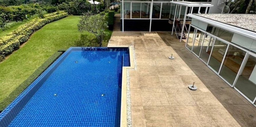 Chalet de 4 dormitorios en Phuket, Tailandia № 132792