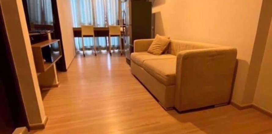 Condominio de 1 dormitorio en Bangkok, Tailandia en Rhythm Sathorn - Narathiwas  № 77280