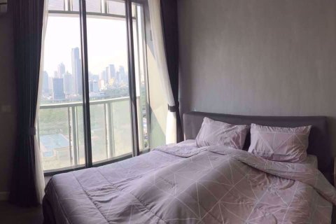 Condominio de 1 dormitorio en Din Daeng, Bangkok, Tailandia № 76749 - foto 3