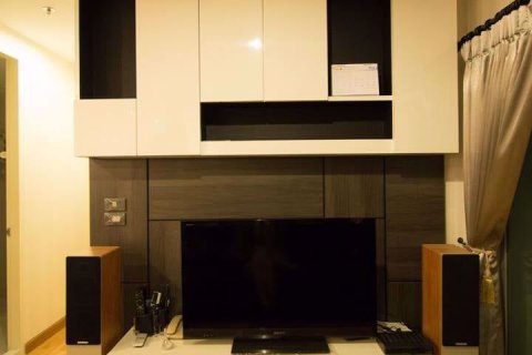Condominio de 2 dormitorios en Thonburi, Bangkok, Tailandia № 76751 - foto 2
