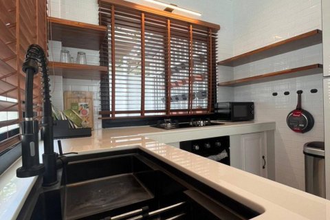 Chalet de 3 dormitorios en Phuket, Tailandia № 119697 - foto 10