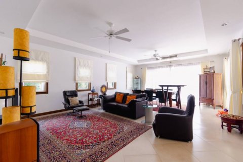 Chalet de 5 dormitorios en Hua Hin, Tailandia № 119700 - foto 2