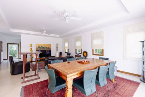 Chalet de 5 dormitorios en Hua Hin, Tailandia № 119700 - foto 6