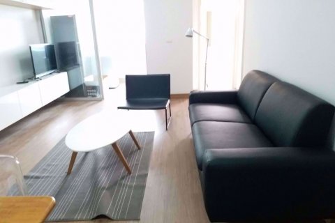 Condominio de 2 dormitorios en Bangkok, Tailandia en Supalai Park Ekkamai-Thonglor  № 77516