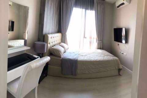 Condominio de 3 dormitorios en Huai Khwang, Bangkok, Tailandia № 77202 - foto 6