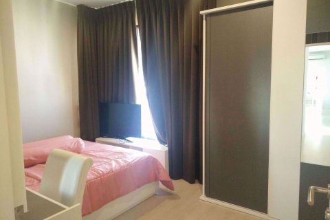 Condominio de 3 dormitorios en Huai Khwang, Bangkok, Tailandia № 77202 - foto 5
