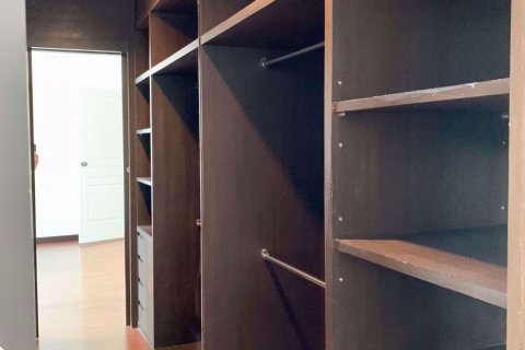 Condominio de 3 dormitorios en Watthana, Bangkok, Tailandia № 77206 - foto 19