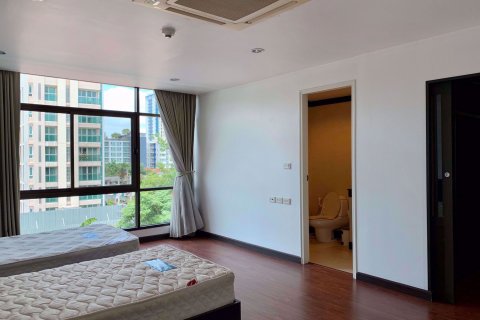 Condominio de 3 dormitorios en Watthana, Bangkok, Tailandia № 77206 - foto 18