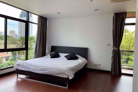Condominio de 3 dormitorios en Watthana, Bangkok, Tailandia № 77206 - foto 16