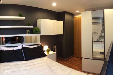 Condominio de 2 dormitorios en Khlong Toei, Bangkok, Tailandia № 77203 - foto 3